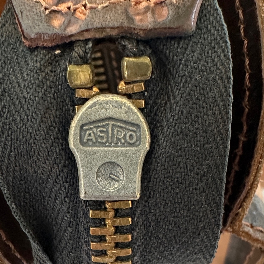Astro Vintage Leather Shoulder / Hand Bag - Picture 11 of 17